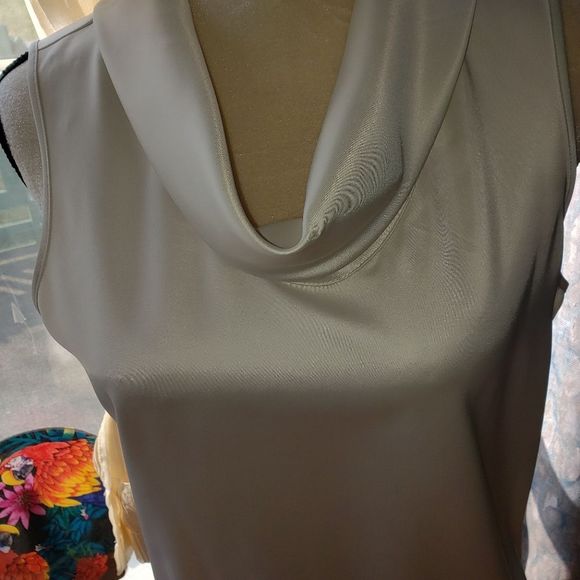 Cowl neck Tank top NWT - Picture 3 of 5